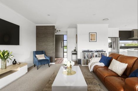 Photo of property in 42 Alan Livingston Drive, Cambridge, 3434