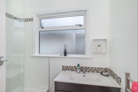 Photo of property in 18 Hannan Street, Levin, 5510