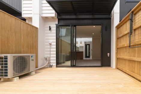 Photo of property in 8/23 Tudor Road, Henderson, Auckland, 0610