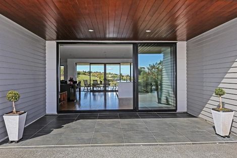 Photo of property in 264 Puketapu Road, Taradale, Napier, 4183