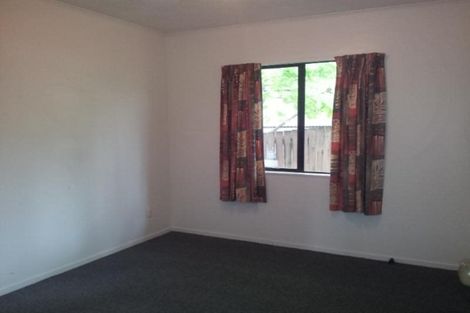 Photo of property in 2/59 Athena Drive, Totara Vale, Auckland, 0629