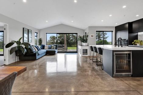 Photo of property in 376 Egmont Road, Hillsborough, New Plymouth, 4372