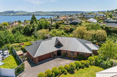 Photo of property in 22 Fairview Terrace, Waipahihi, Taupo, 3330