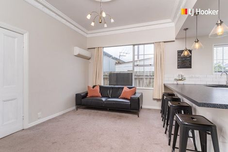 Photo of property in 10 Hargest Crescent, Saint Kilda, Dunedin, 9012