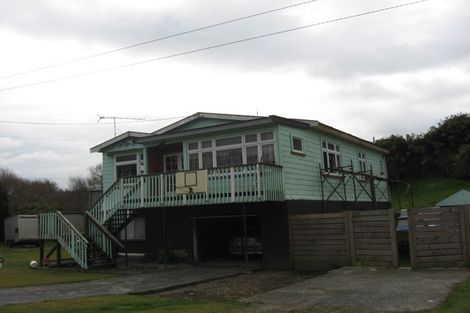 Photo of property in 4 South Street, Runanga, 7803