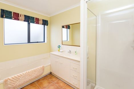 Photo of property in 3 Ormrod Grove, Riverstone Terraces, Upper Hutt, 5018