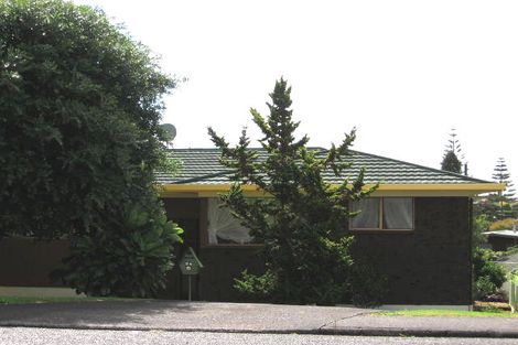 Photo of property in 34 Tirimoana Road, Te Atatu South, Auckland, 0602