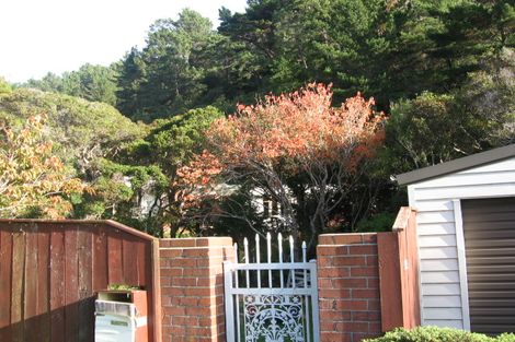 Photo of property in 124 Kamahi Street, Stokes Valley, Lower Hutt, 5019