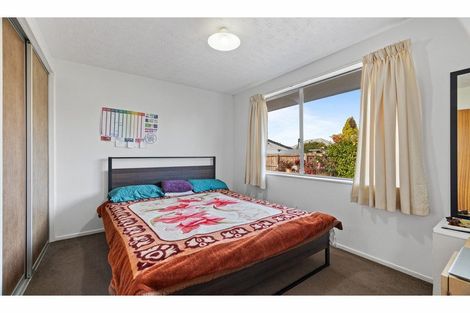 Photo of property in 12 Karnak Crescent, Russley, Christchurch, 8042