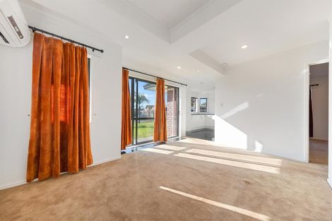 Photo of property in 1 Waylen Place, Burswood, Auckland, 2013