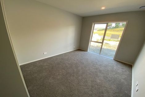 Photo of property in 36 Queen Charlotte Drive, Aotea, Porirua, 5024