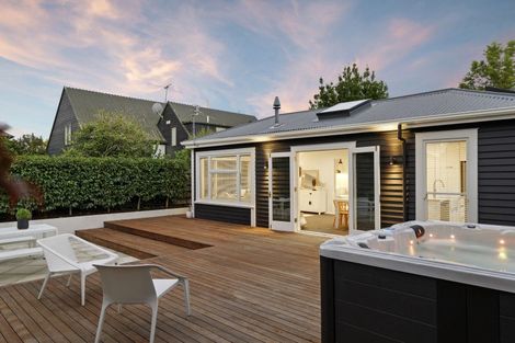 Photo of property in 77 Rutland Street, St Albans, Christchurch, 8014