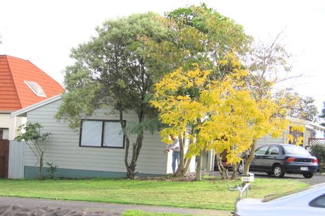 Photo of property in 125 Botany Road, Botany Downs, Auckland, 2010