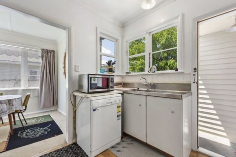 Photo of property in 13 Heretaunga Square, Silverstream, Upper Hutt, 5019