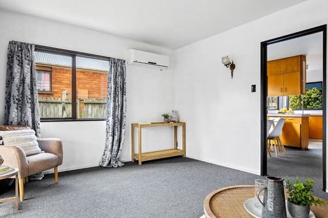 Photo of property in 2/48 Greenhurst Street, Sockburn, Christchurch, 8042