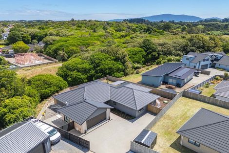 Photo of property in 5 Morepork Drive, Waikanae, 5036