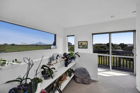 Photo of property in 475 Manawapou Road, Hawera, 4672