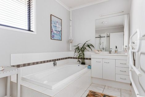 Photo of property in 47 Kokomo Key, Papamoa Beach, Papamoa, 3118