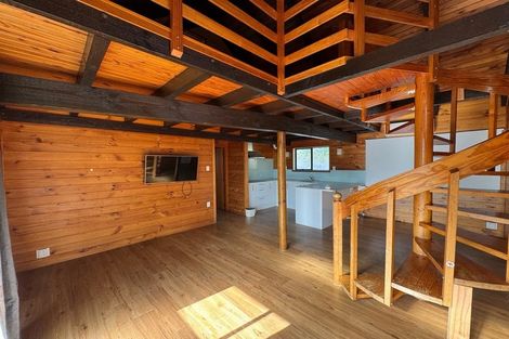 Photo of property in 197 Henderson Valley Road, Henderson, Auckland, 0612