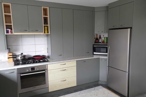 Photo of property in 17 Prestige Place, Castor Bay, Auckland, 0620