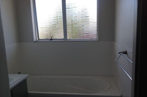 Photo of property in 3 Airedale Place, Waitara, 4320