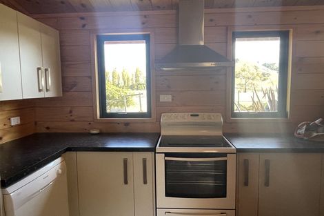 Photo of property in 71 Delhi Avenue, Aramoho, Whanganui, 4500