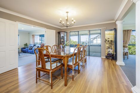 Photo of property in 22 Mccahill Views, Botany Downs, Auckland, 2010