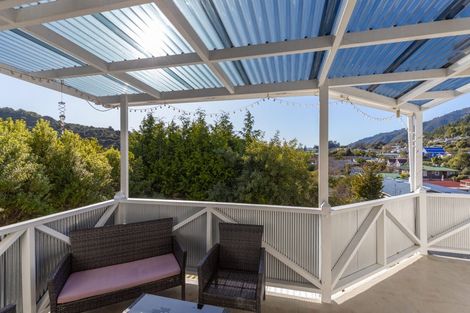 Photo of property in 9 Lincoln Street, Picton, 7220