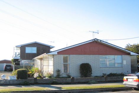 Photo of property in 2/52 Mortlake Street, Islington, Christchurch, 8042