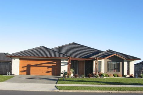 Photo of property in 12 Turnberry Drive, Wattle Downs, Auckland, 2103