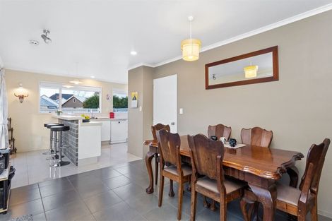 Photo of property in 77 Regency Crescent, Redwood, Christchurch, 8051