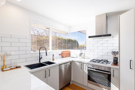 Photo of property in 6 Ronald George Place, Parklands, Christchurch, 8083