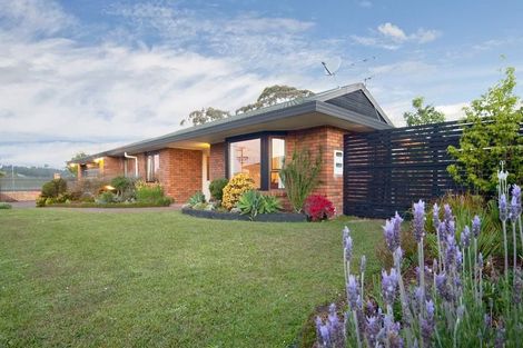 Photo of property in 131a Parrs Cross Road, Glen Eden, Auckland, 0612