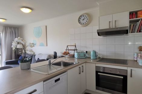 Photo of property in 2/5 Carolina Place, Albany, Auckland, 0632
