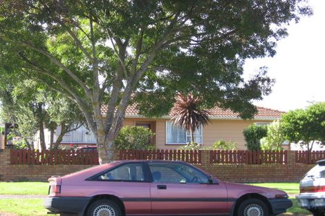 Photo of property in 96 Beach Road, Te Atatu Peninsula, Auckland, 0610