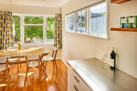 Photo of property in 2 Heather Grove, Fairfield, Lower Hutt, 5011