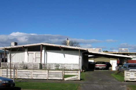 Photo of property in 17 Wikiriwhi Crescent, Awapuni, Palmerston North, 4412