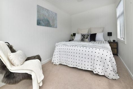 Photo of property in 21 Laurence Street, Manly, Whangaparaoa, 0930