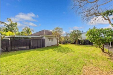 Photo of property in 4 Exmouth Road, Northcote, Auckland, 0627