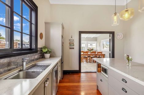 Photo of property in 1 Tamar Street, Rongotea, 4476