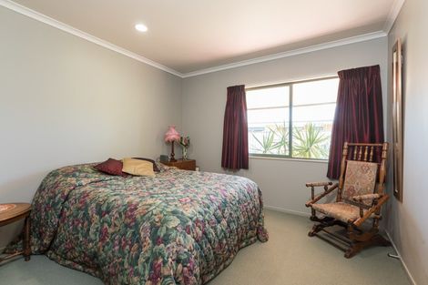 Photo of property in 7 Belgrove Drive, Waipukurau, 4200