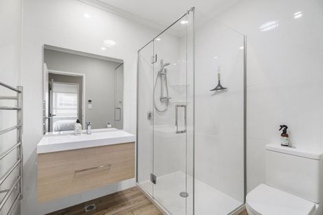 Photo of property in 75 Karepiro Drive, Stanmore Bay, Whangaparaoa, 0932