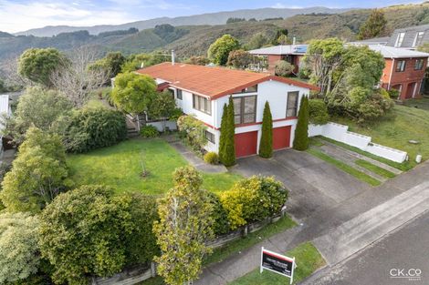 Photo of property in 5 Seymour Grove, Kingsley Heights, Upper Hutt, 5018
