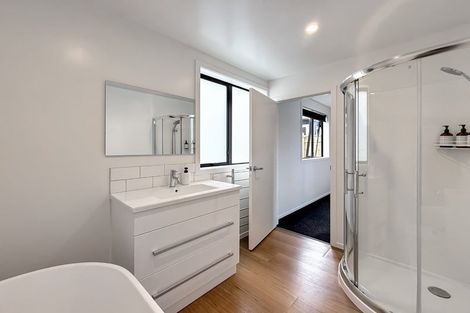 Photo of property in 56 Rangiora Avenue, Kaiwharawhara, Wellington, 6035