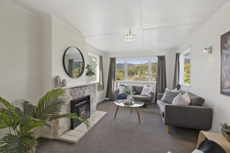 Photo of property in 25 Bird Grove, Stokes Valley, Lower Hutt, 5019