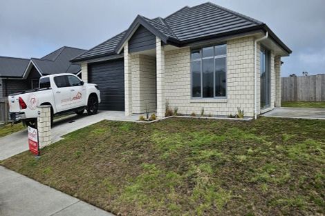 Photo of property in 23 Saint Michael Crescent, One Tree Point, 0118