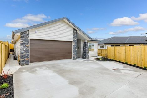 Photo of property in 8 Konoba Avenue, Kumeu, 0810