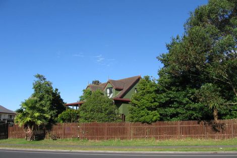 Photo of property in 18 Caribbean Drive, Unsworth Heights, Auckland, 0632