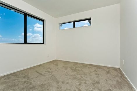 Photo of property in 62 Verran Road, Birkdale, Auckland, 0626