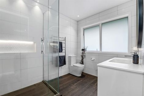 Photo of property in 43 Great West Road, Matipo Heights, Rotorua, 3015